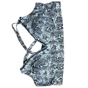 4X Black and white print Bathing Suit top